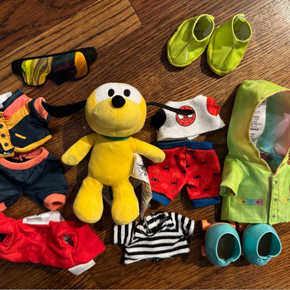 Disney Pluto Nuimos poseable lot with outfits and roller skates